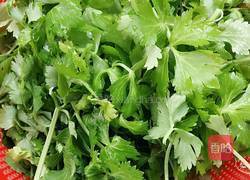 蒸芹菜叶的做法图解1