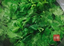 芹菜叶咸菜。的做法图解2