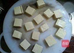 酱汁葱花豆腐的做法图解2