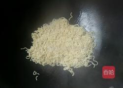 鸡蛋炒方便面的做法图解4