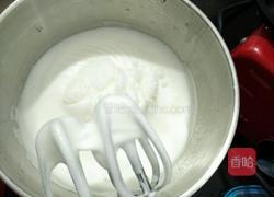 蛋白霜的打发过程的做法图解4