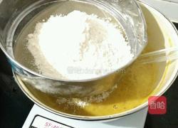 无油香蕉戚风的做法图解3