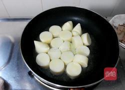 香菇焖口袋豆腐的做法图解2