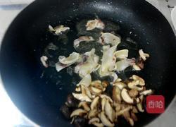 香菇焖口袋豆腐的做法图解4