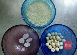 莲子大米粥的做法图解1