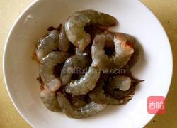 虾仁炒饭的做法图解1