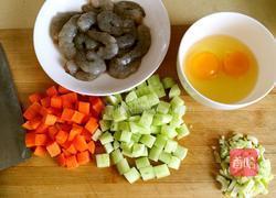 虾仁炒饭的做法图解2