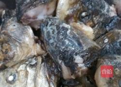 鱼头汤的做法图解2