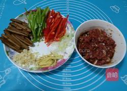 五香豆干炒牛肉的做法图解2