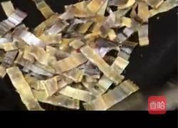 香煎鳝鱼干的做法图解3