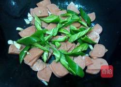 三文治香肠炒辣椒的做法图解7