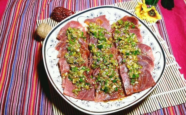 蒜苗拌牛肉