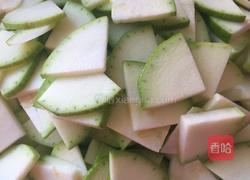 西葫芦片炒肉的做法图解1