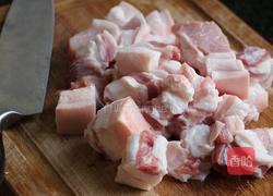 小土豆?fàn)F紅燒肉的做法圖解1