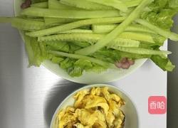 鸡蛋草莓三明治的做法图解1