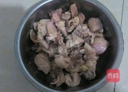 土豆香菇鸡的做法图解1