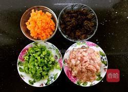 芽菜肉丁酱的做法图解1