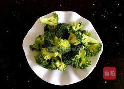 豉油西兰花的做法图解1