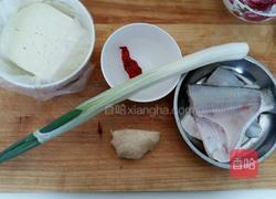 蒸鲳鱼北豆腐的做法图解1