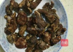 木耳酥肉蒸碗的做法图解2