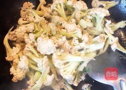 爆炒白菜花的做法图解2