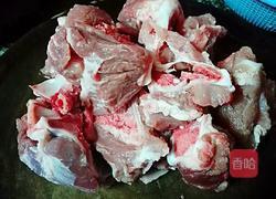 胡萝卜莲藕猪骨汤的做法图解2