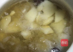 冰糖雪梨银耳红枣汤的做法图解3