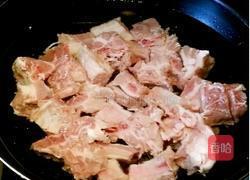 西红柿炖排骨（土豆版）的做法图解1