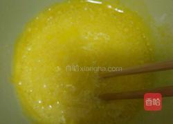 草莓奶油蛋糕卷的做法图解2