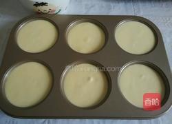 葡萄干戚风小蛋糕的做法图解5