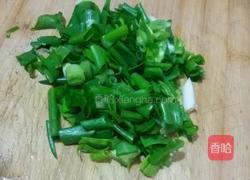 清炒绿豆饼的做法图解1