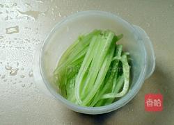 肉丝淋凉米粉的做法图解4