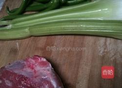 西芹炒肉。的做法图解1