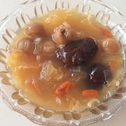 银耳桂圆红枣汤的做法[图]