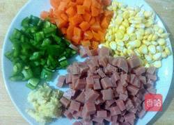 火腿肠什锦丁的做法图解2