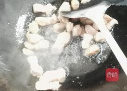 学做东北菜猪肉炖冻豆腐酸菜的做法图解3