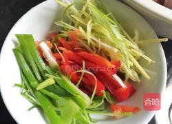 豆豉泡椒蒸鲈鱼的做法图解1