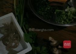 芹菜虾仁粥的做法图解1