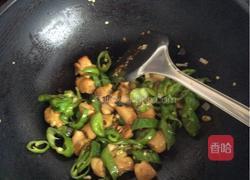 青椒肥肠拌面的做法图解4