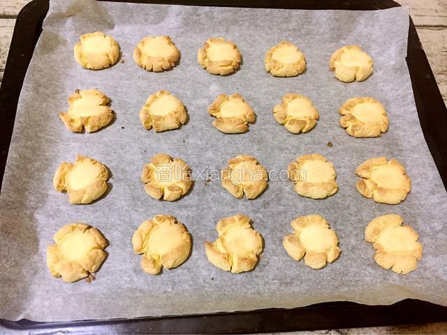 烤好取出晾凉后即可食用