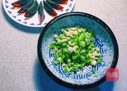 快手青椒皮蛋的做法图解3