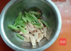 芹菜拌腐竹的做法图解6