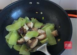 香菇炒莴笋的做法图解3