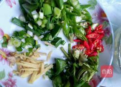 酸辣猪肠的做法图解2