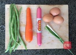 五彩炒饭的做法图解1