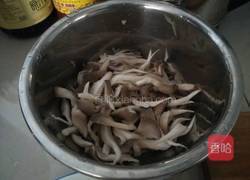 蘑菇蛋花汤的做法图解1