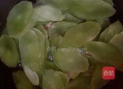 莴笋炒香肠的做法图解3