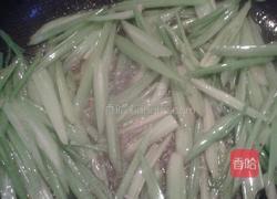 芹菜炒粉的做法图解4