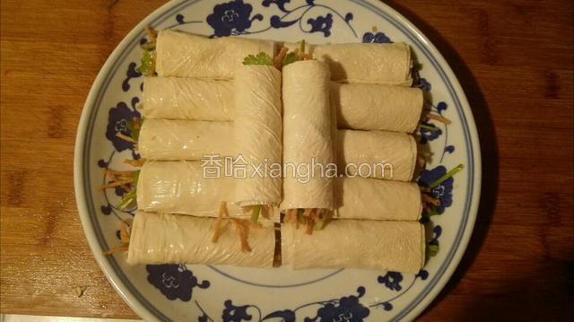 卷好后入盘摆放。