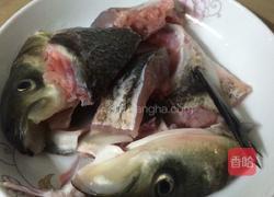 鱼头菜心汤的做法图解2